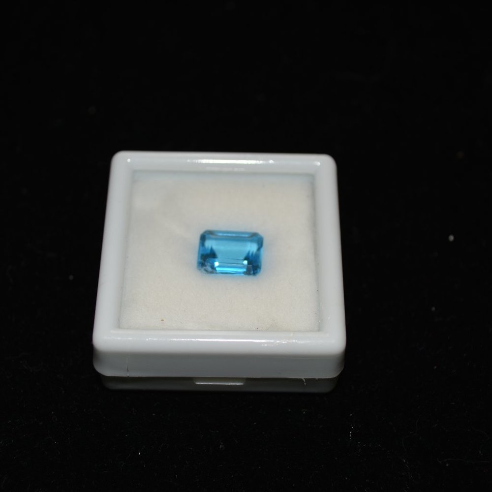 4.9ct Blue Topaz